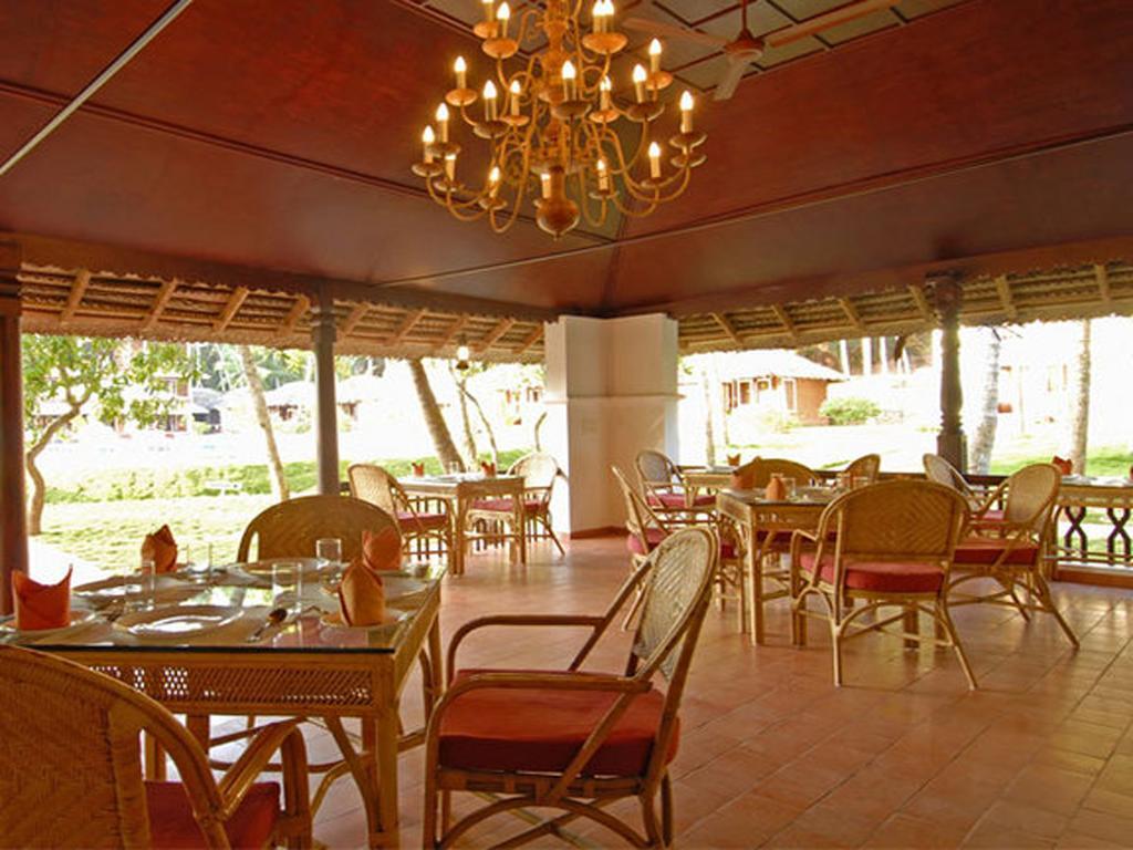 Abad Harmonia Ayurvedic Beach Resort コーバラム エクステリア 写真