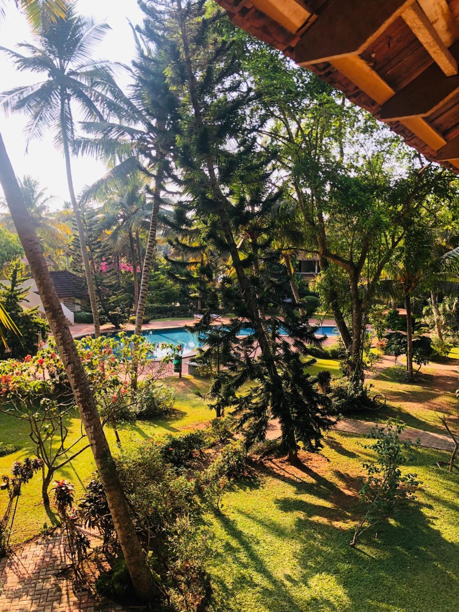 Abad Harmonia Ayurvedic Beach Resort コーバラム エクステリア 写真