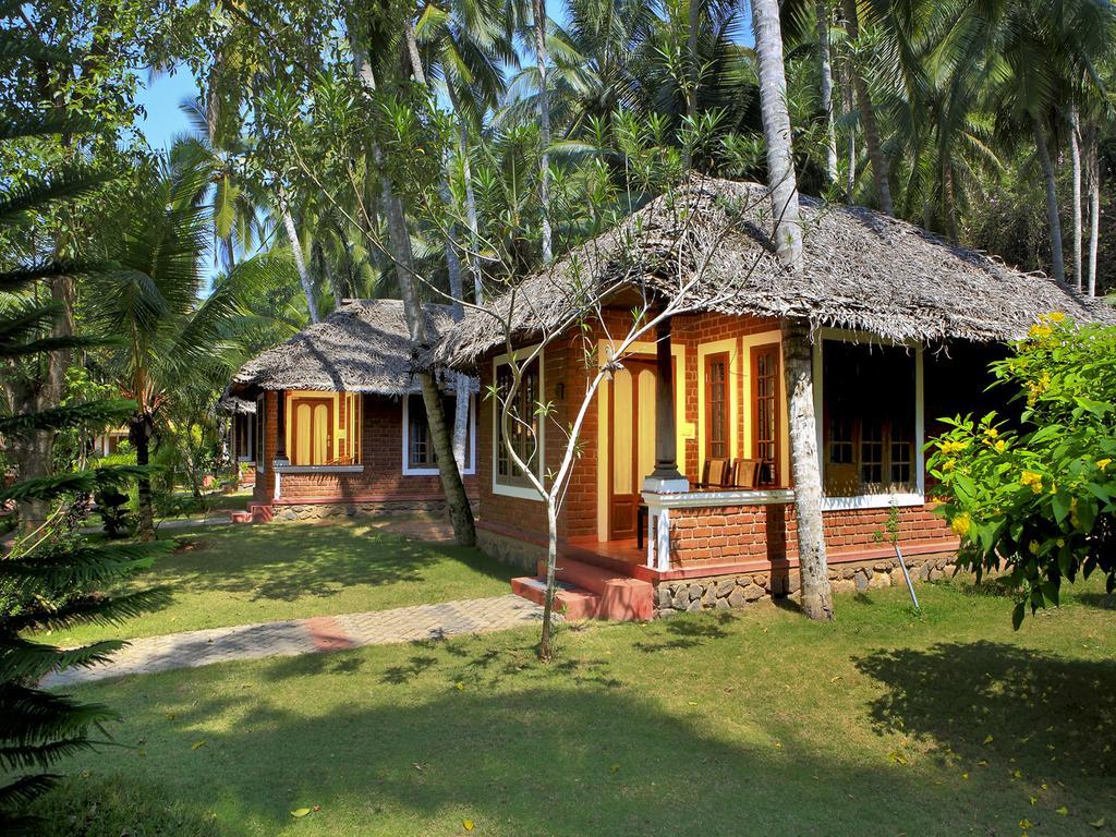 Abad Harmonia Ayurvedic Beach Resort コーバラム エクステリア 写真